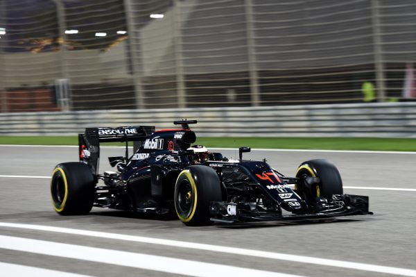 www.sutton-images.com Stoffel Vandoorne (BEL) McLaren MP4-31 at Formula One World Championship, Rd2, Bahrain Grand Prix Practice, Bahrain International Circuit, Sakhir, Bahrain, Friday 1 April 2016.