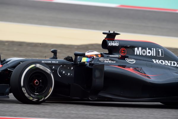 www.sutton-images.com Stoffel Vandoorne (BEL) McLaren MP4-31 at Formula One World Championship, Rd2, Bahrain Grand Prix Practice, Bahrain International Circuit, Sakhir, Bahrain, Friday 1 April 2016.