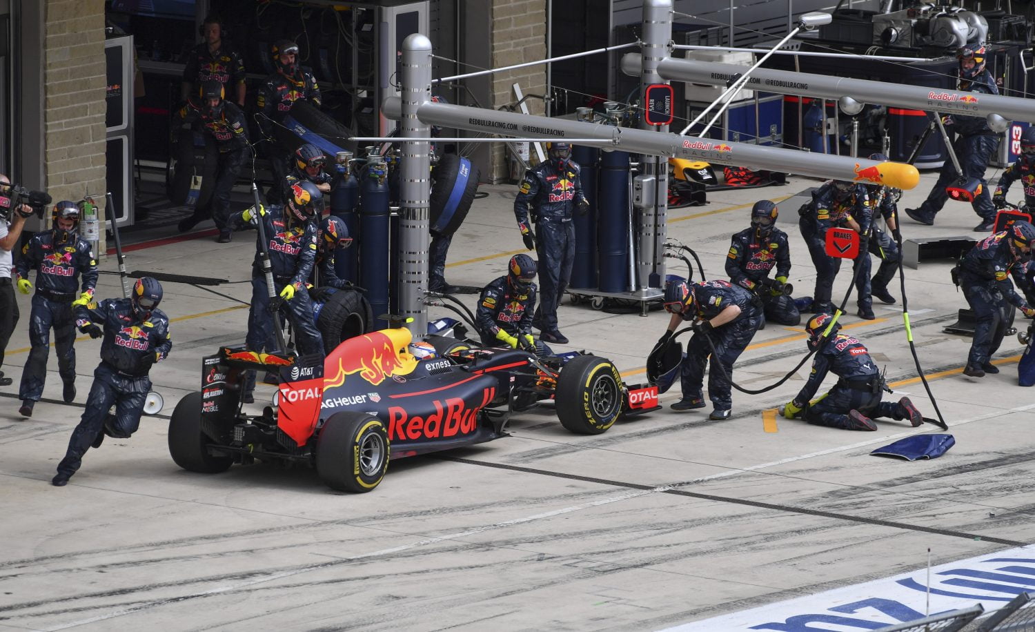 Verstappen neemt schuld op zich voor pitstop