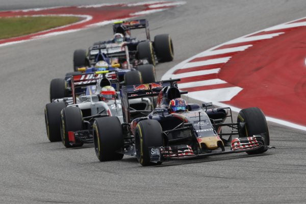 www.sutton-images.com Daniil Kvyat (RUS) Scuderia Toro Rosso STR11, Esteban Gutierrez (MEX) Haas VF-16 and Marcus Ericsson (SWE) Sauber C35 at Formula One World Championship, Rd18, United States Grand Prix, Race, Circuit of the Americas, Austin, Texas, USA, Sunday 23 October 2016. BEST IMAGE