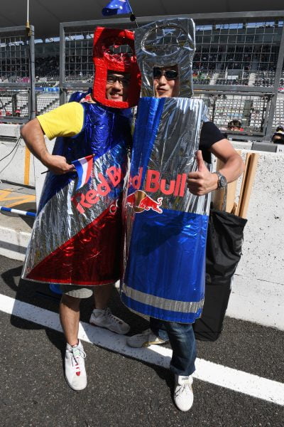 www.sutton-images.com Fans at Formula One World Championship, Rd17, Japanese Grand Prix, Preparations, Suzuka, Japan, Thursday 6 October 2016.