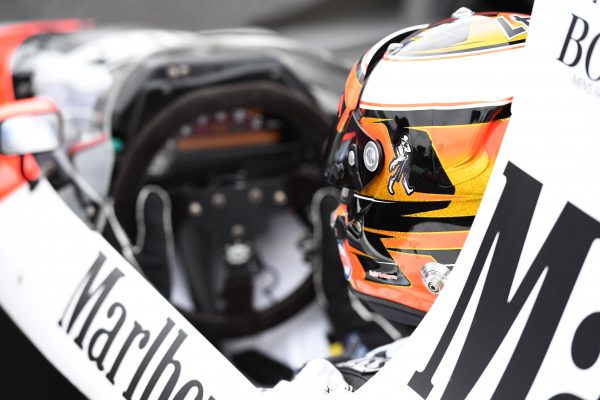 www.sutton-images.com Stoffel Vandoorne (BEL) McLaren MP4/5 steering wheel at Formula One World Championship, Rd17, Japanese Grand Prix, Qualifying, Suzuka, Japan, Saturday 8 October 2016.