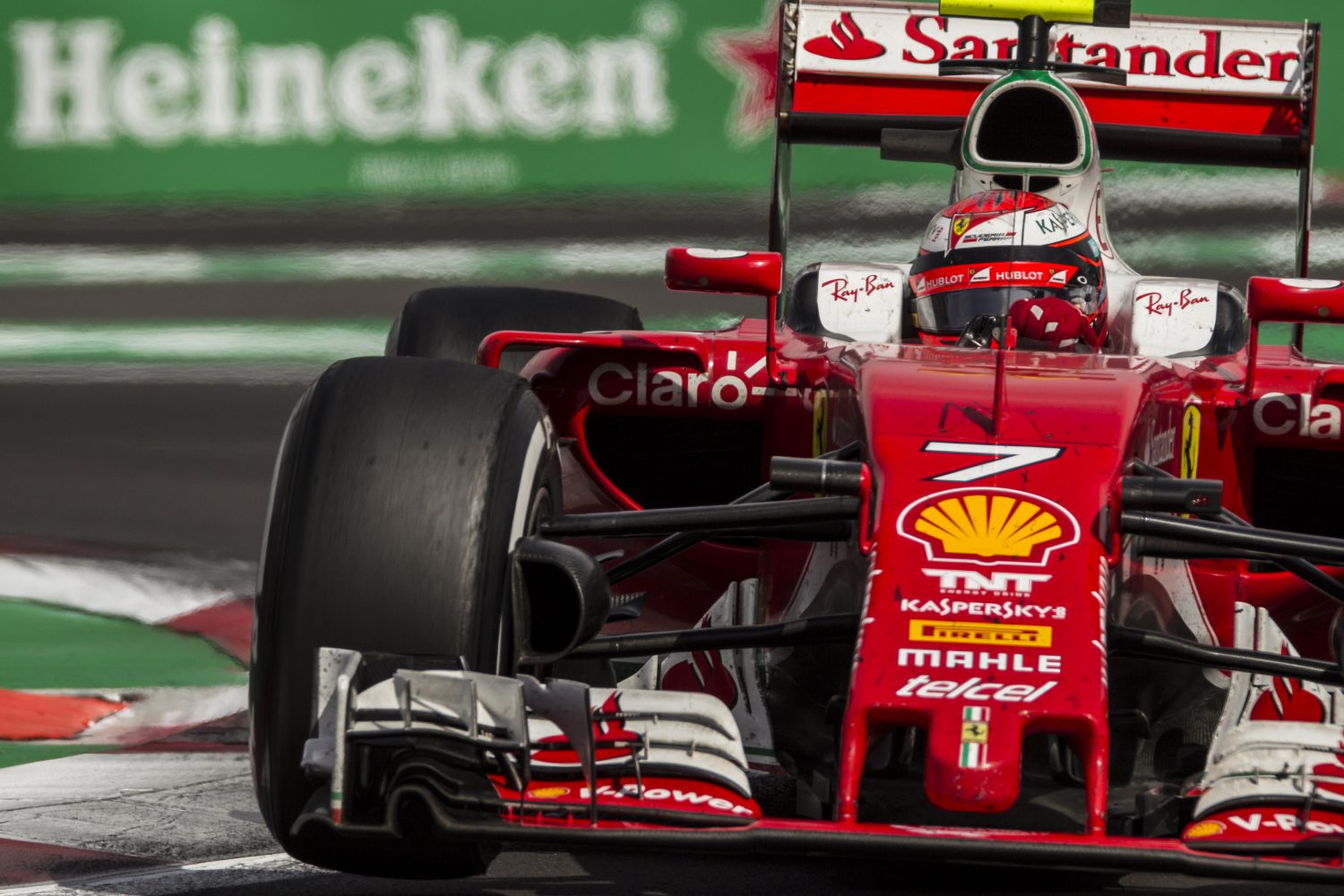 Nieuw personeel helpt Räikkönen aan goede vorm