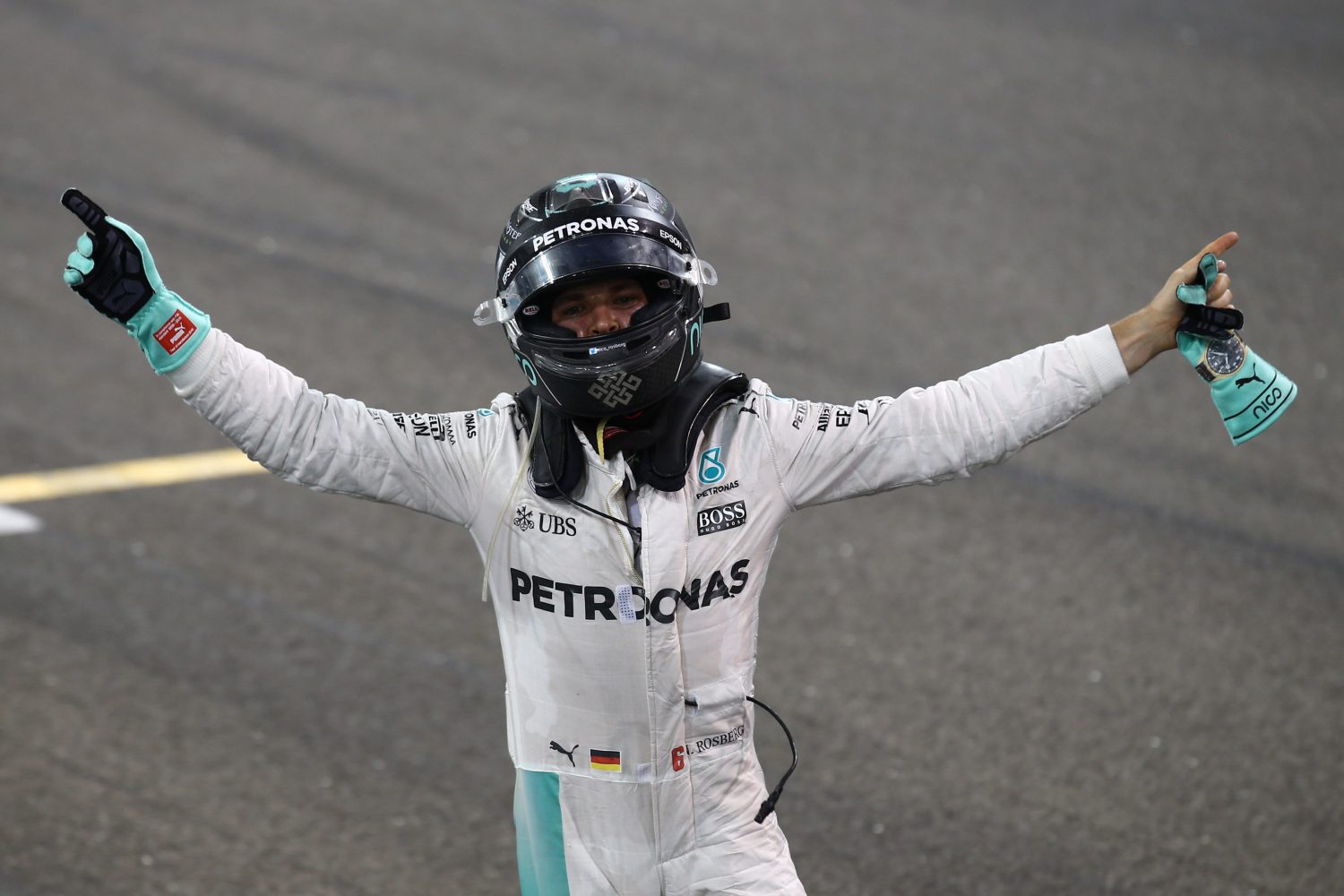 Rosberg super blij met titel na ‘zeker niet de leukste race’