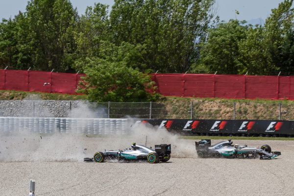 Crash Nico Rosberg and Lewis Hamilton, AMG Mercedes, Grand Prix Spain, Formula1, Round 05, Circuit de Catalunya, Barcelona, Spain, Formula1, 2016.   Photo: van Egmond Fotografie/Edwin Dekker *** Local Caption *** Copyright: © 2016 Peter van Egmond. Use with credit to the photographer (mandatory). Unauthorized use is prohibited.