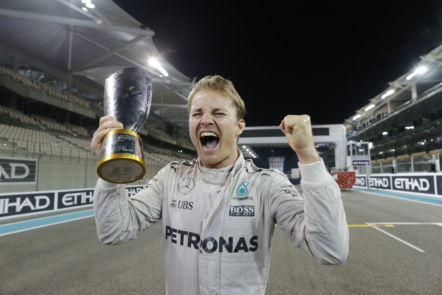 Win het Formule 1 Jaaroverzicht 2016!
