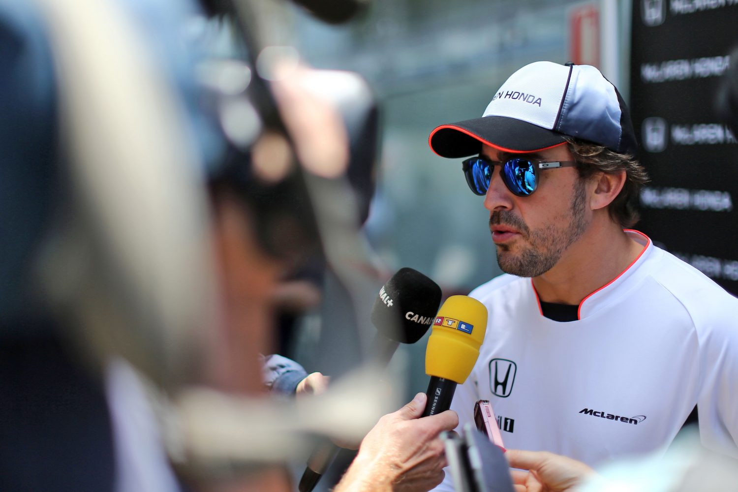 McLaren: ‘Alonso heeft een contract met ons’