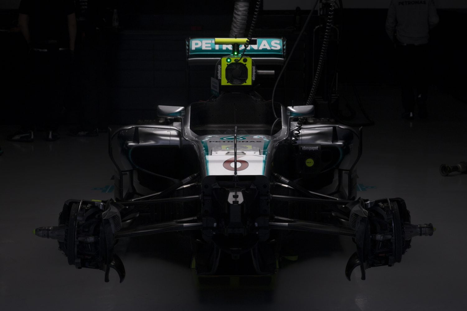 Mercedes: ‘Vrijwel de halve grid heeft al gebeld’