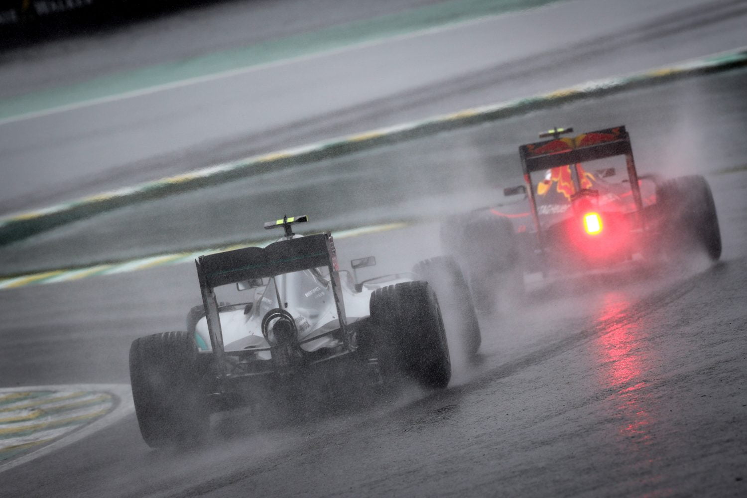 Max Verstappen vestigt inhaalrecord