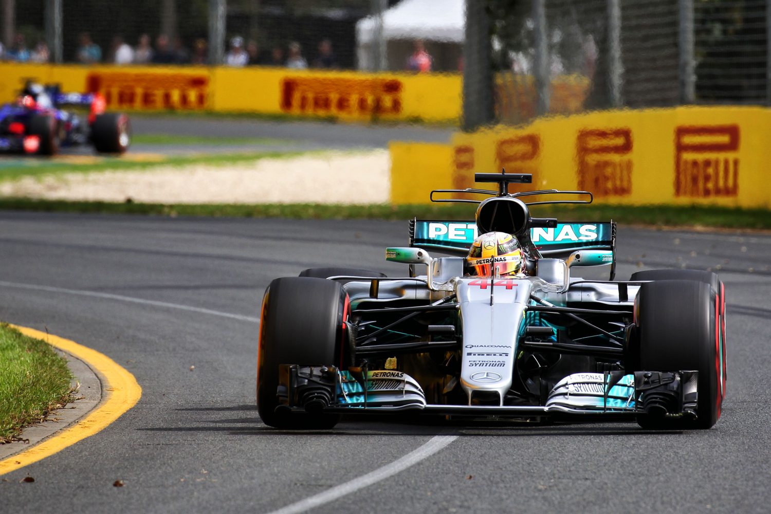 VT2: Hamilton blijft veruit de snelste