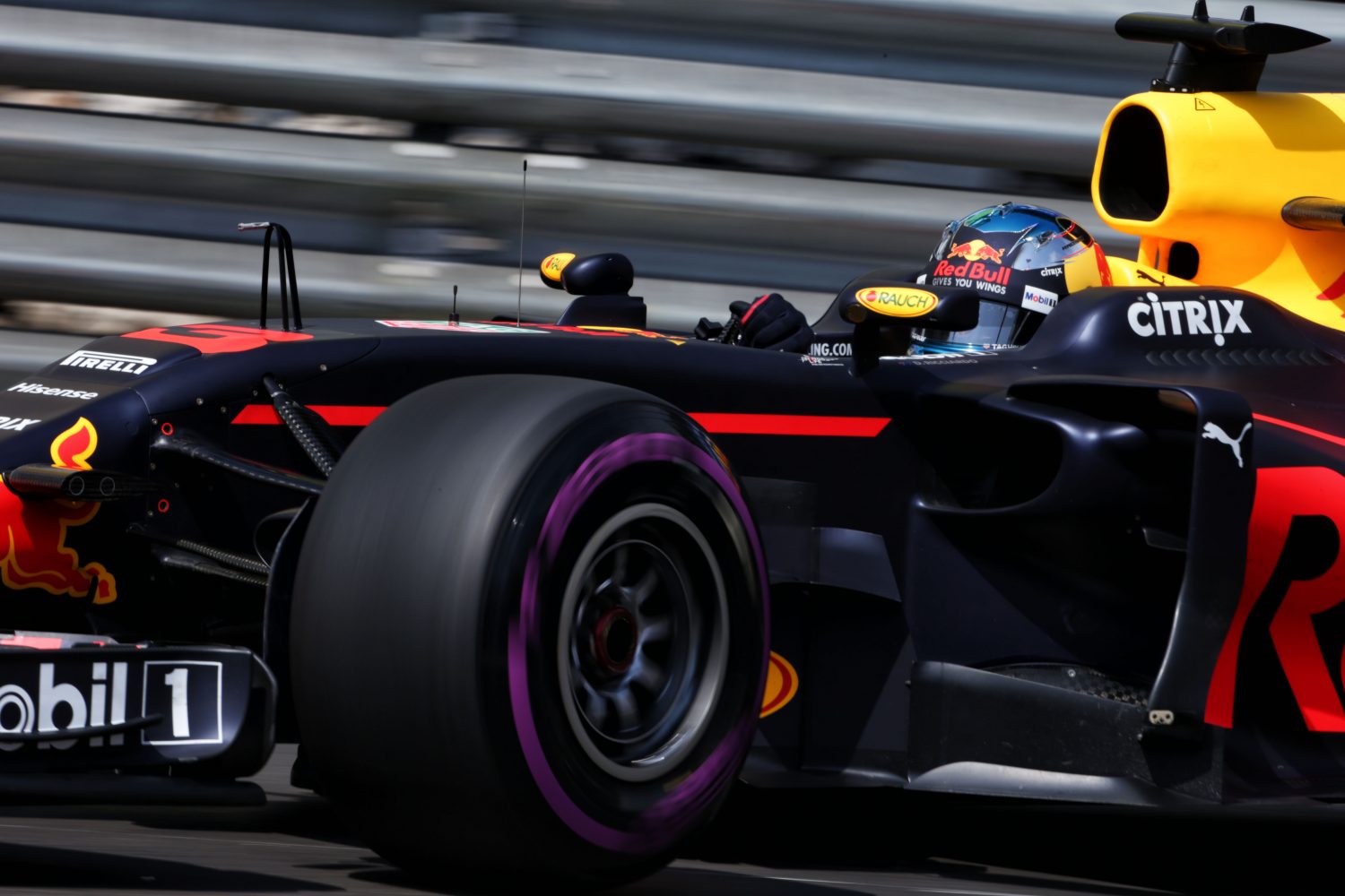 Ricciardo baalt van ‘domme fout’ van Red Bull