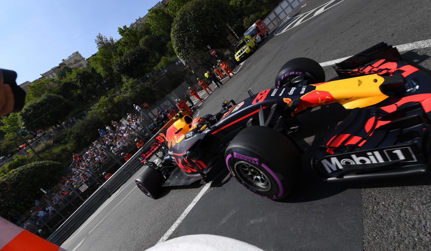 Derde tijd voor Verstappen in eerste vrije training