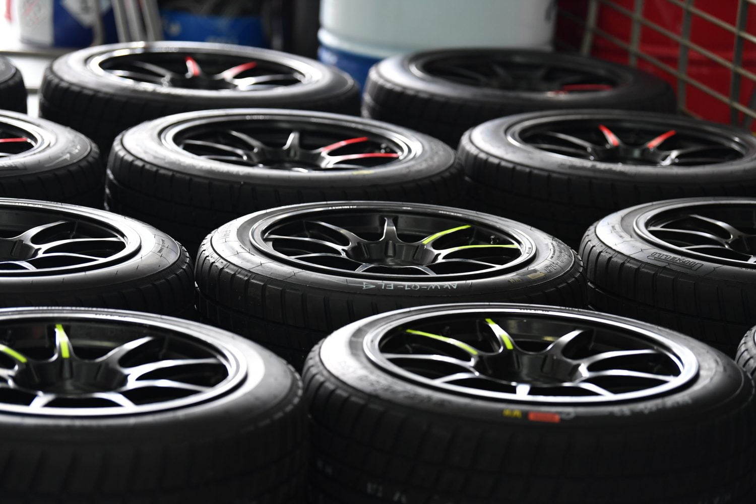 Pirelli gaat graag de concurrentie aan met bandenfabrikanten
