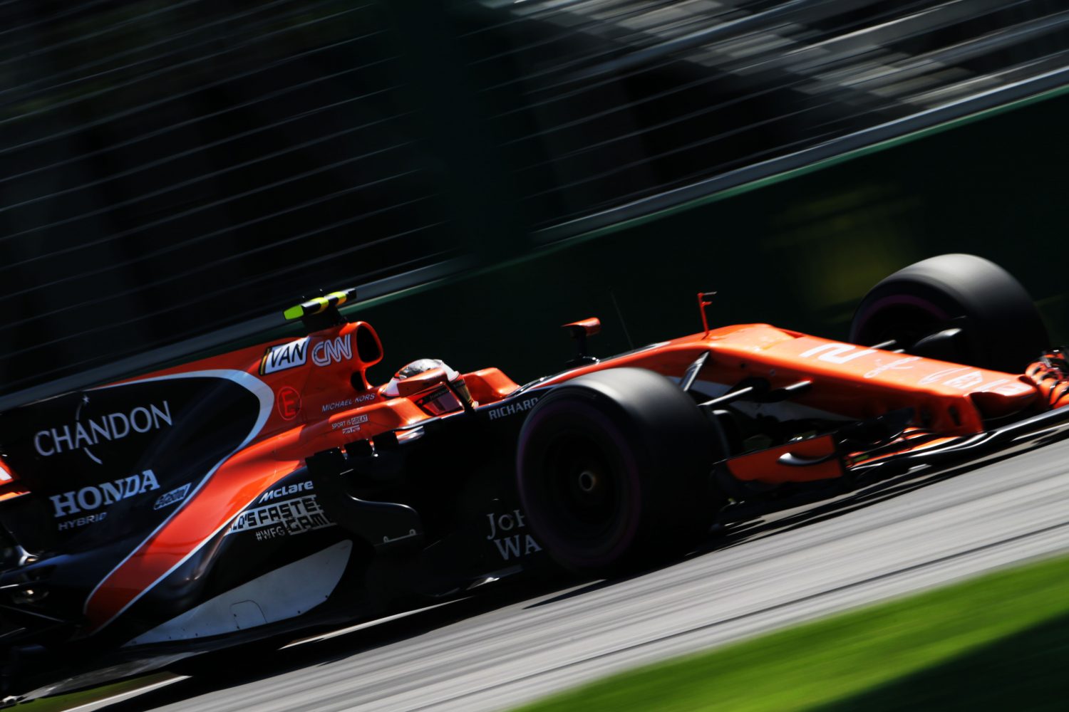 Gridstraf voor Vandoorne in sowieso al lastig Bakoe