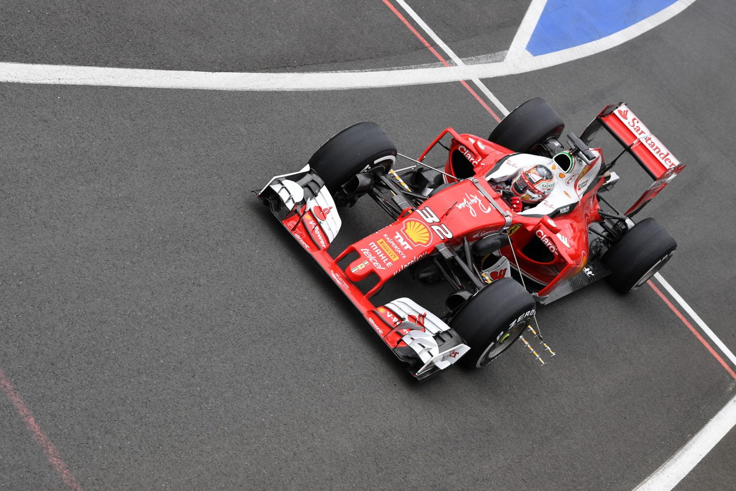 Leclerc test in Hongarije voor Ferrari
