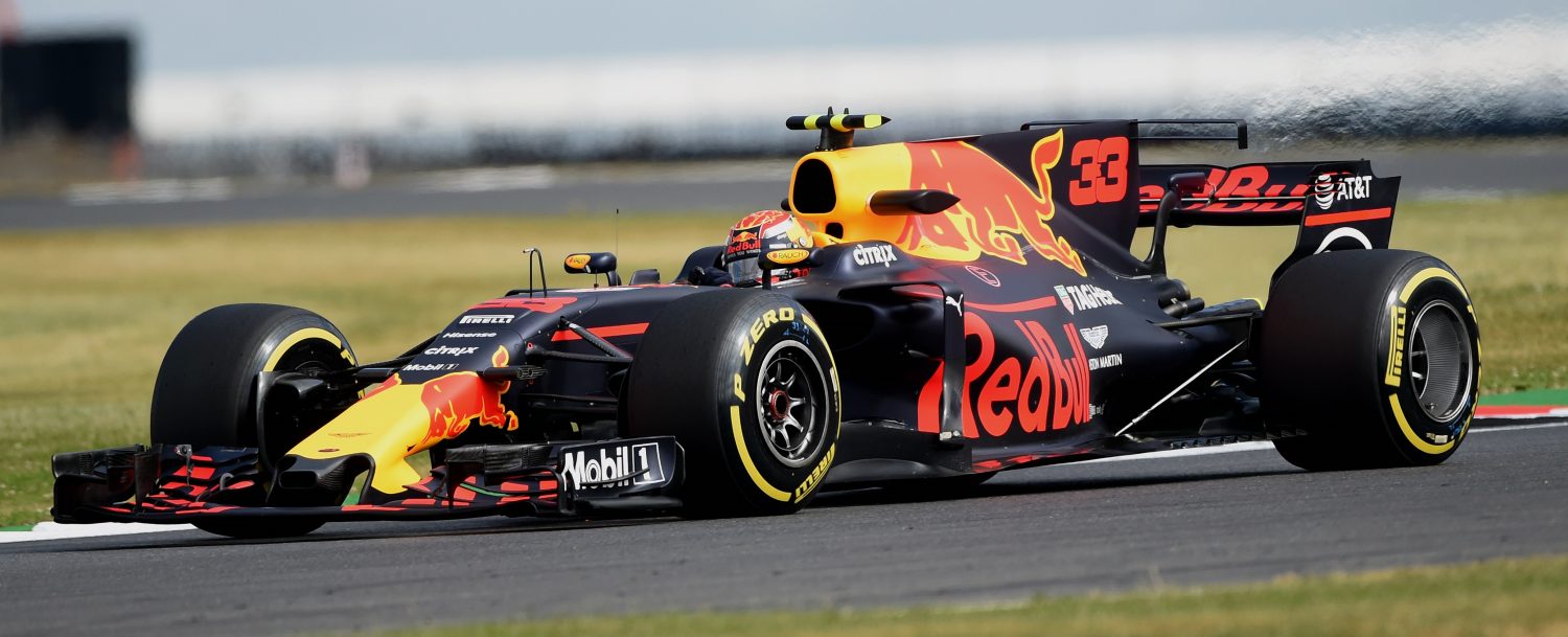 Verstappen rijdt derde tijd in eerste training