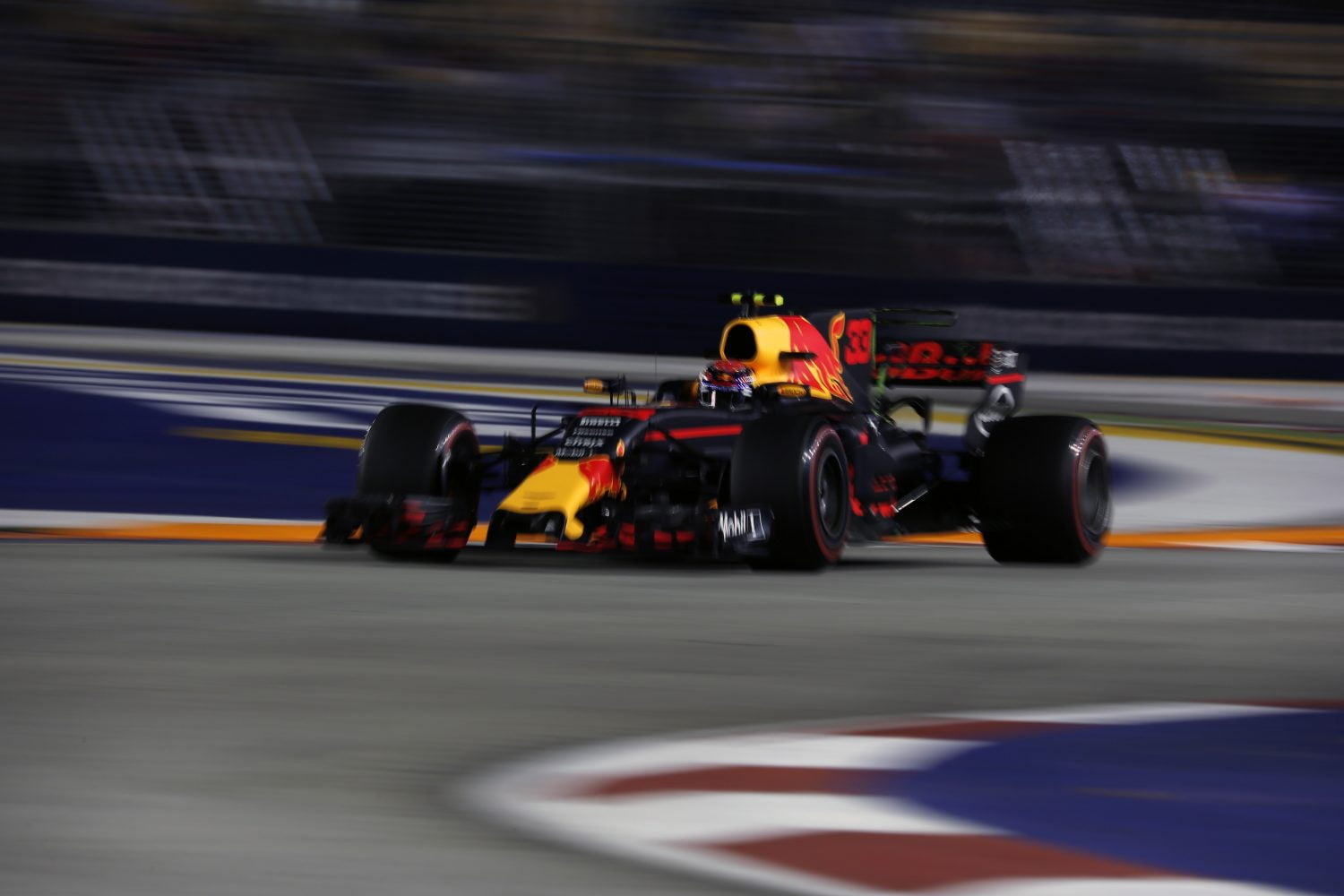 Verstappen tweede in tweede training Singapore