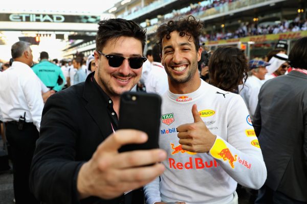 Daniel Ricciardo en Marcus Mumford