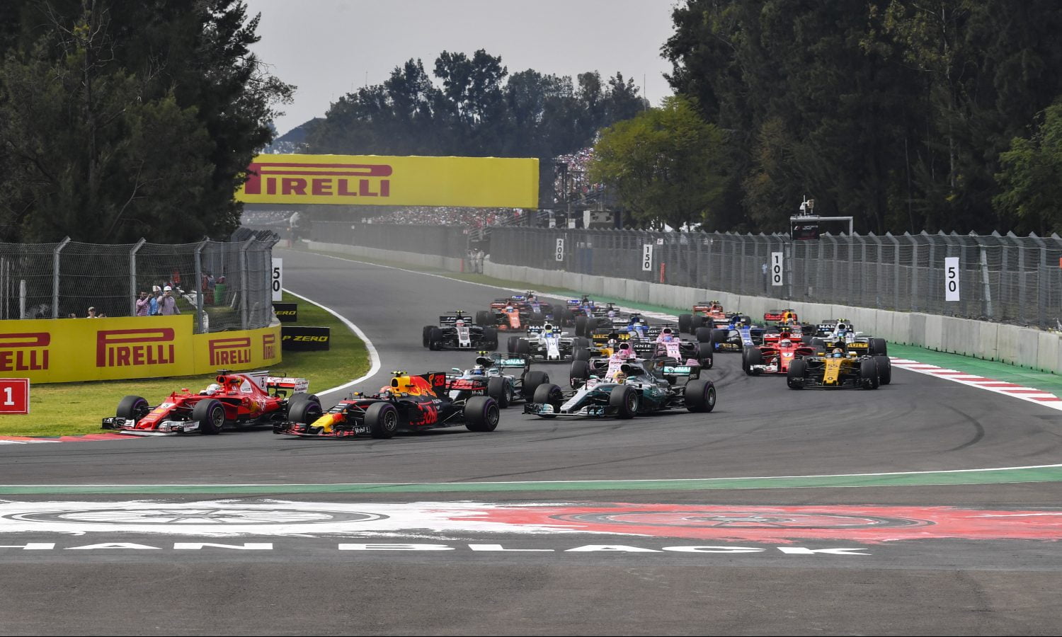 ‘F1 wil in 2019 proefdraaien met budget cap’