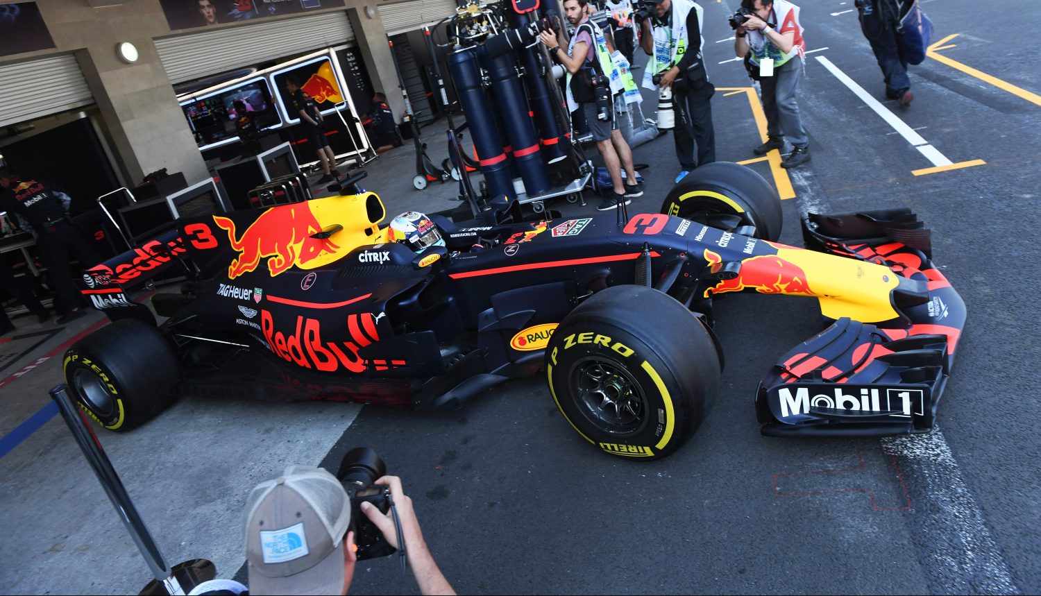 Red Bull geeft Ricciardo tijd voor beslissing over toekomst