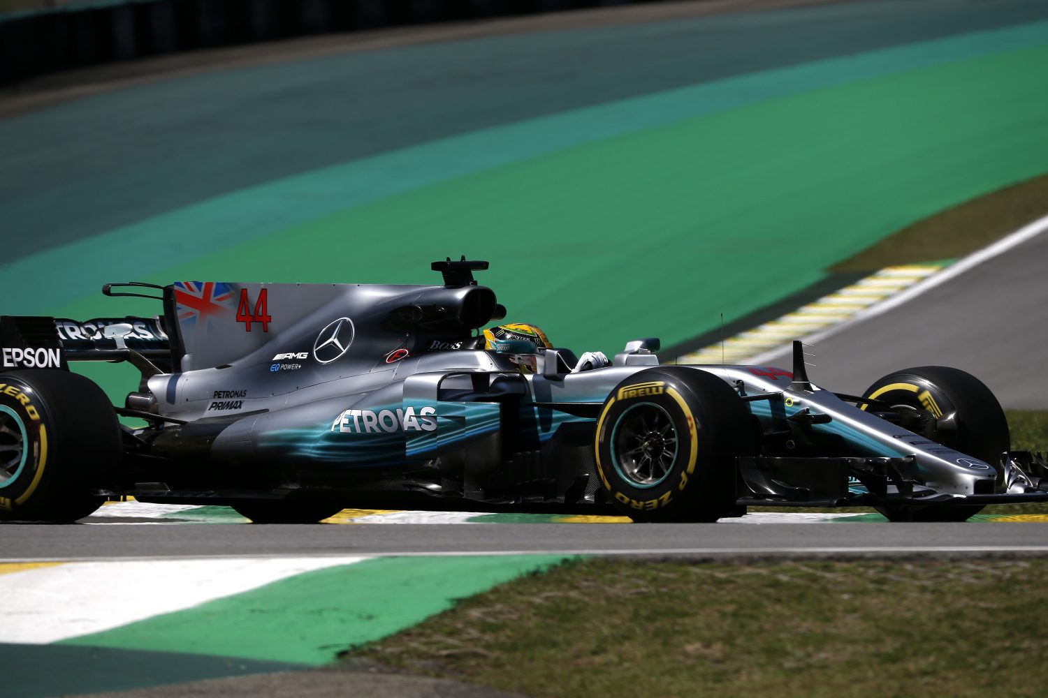 VT1: Hamilton en Bottas los van de rest