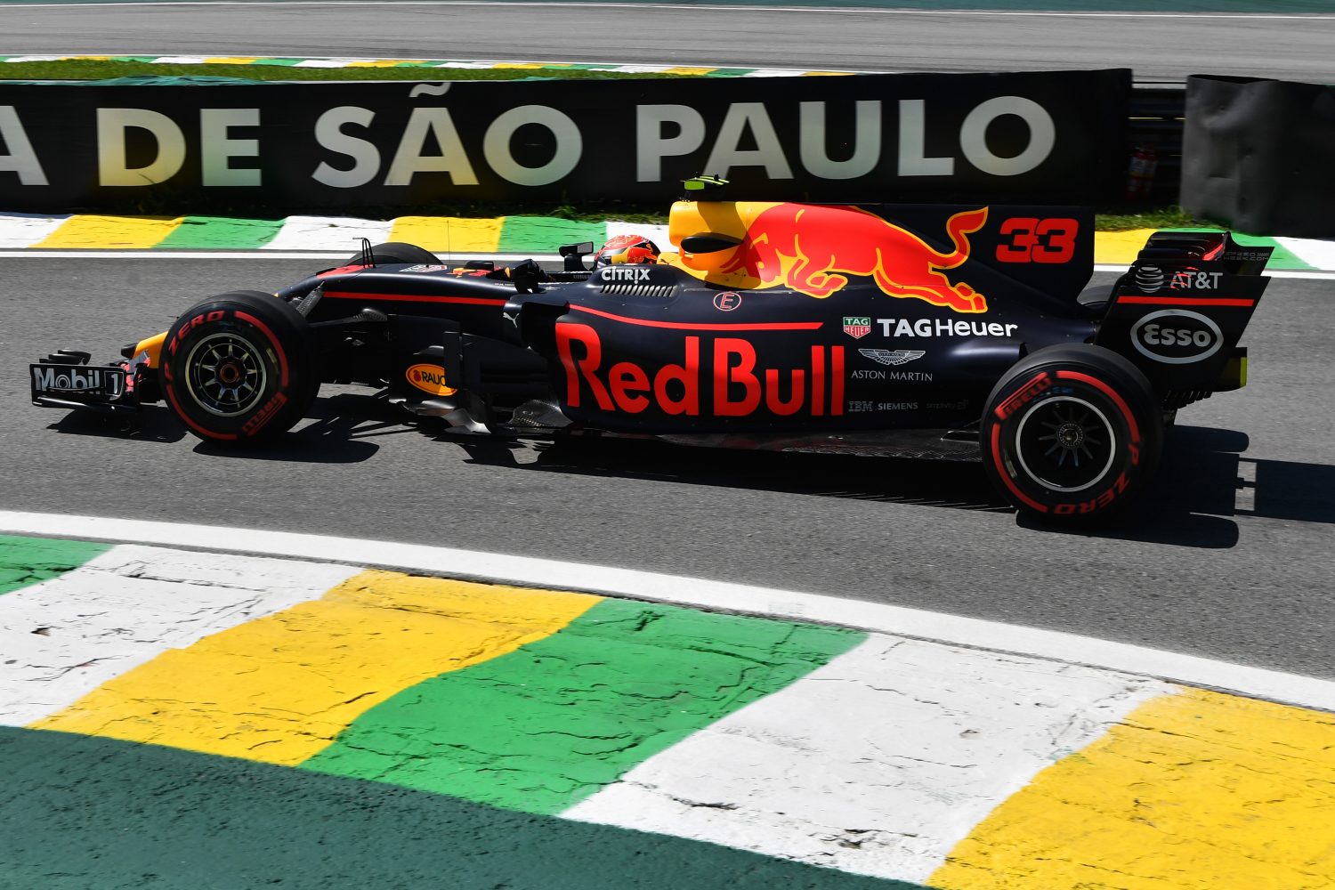 Verstappen op P4 in eerste training in Brazilië