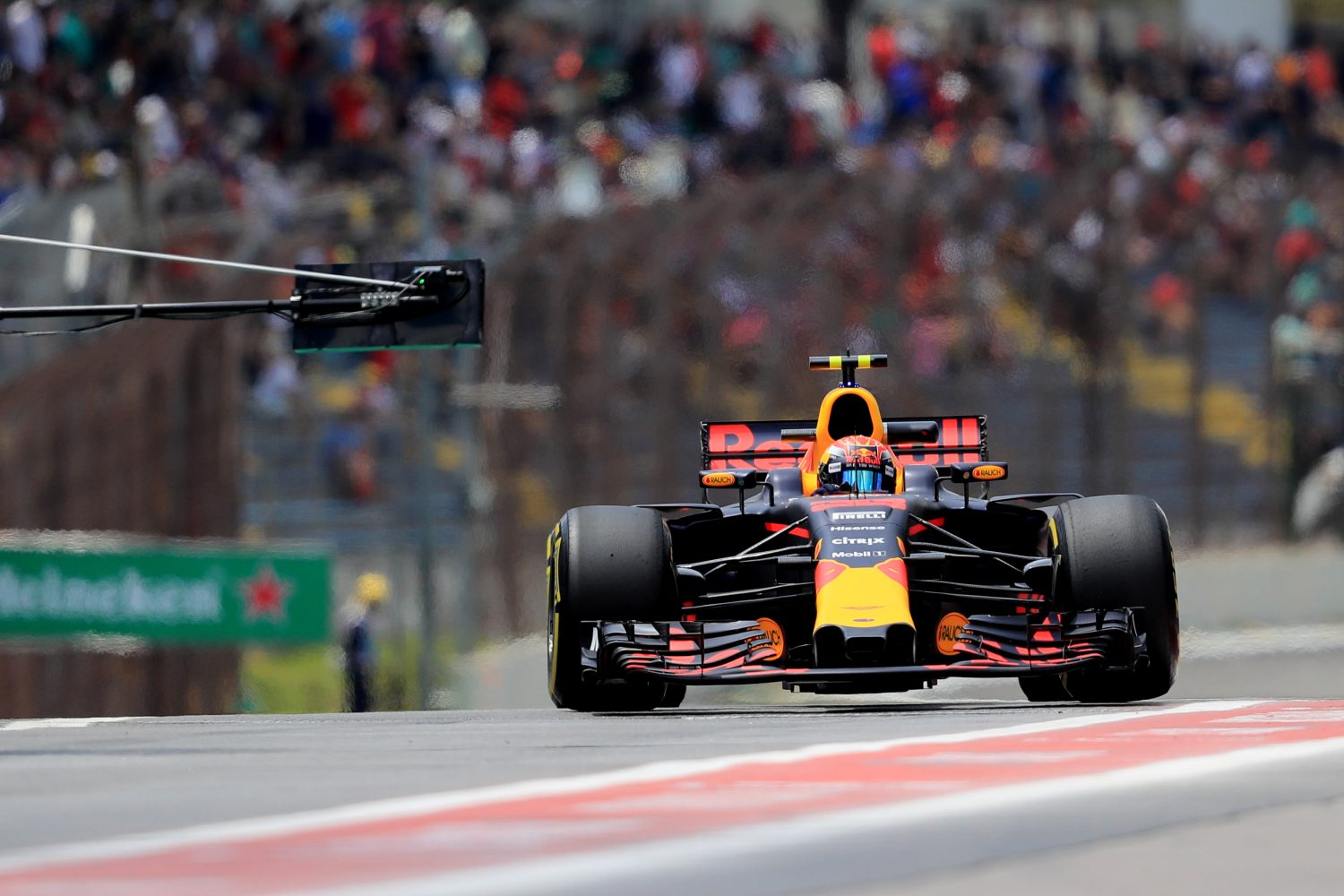 Vijfde plaats voor Verstappen in tweede training Brazilië