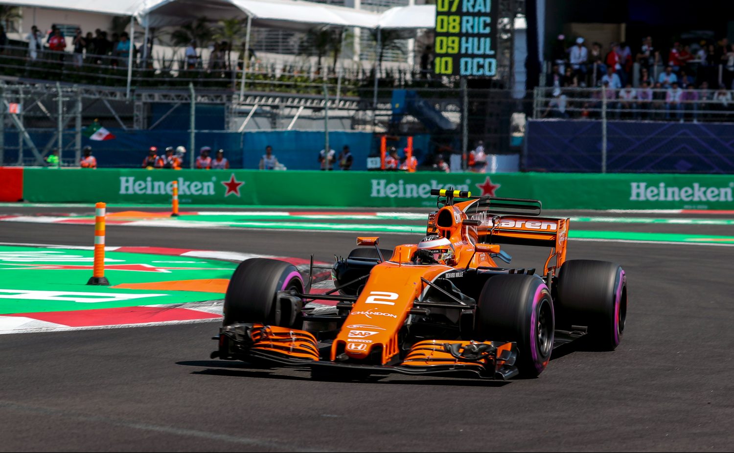 McLaren hoopt Vandoorne in Brazilië update te geven