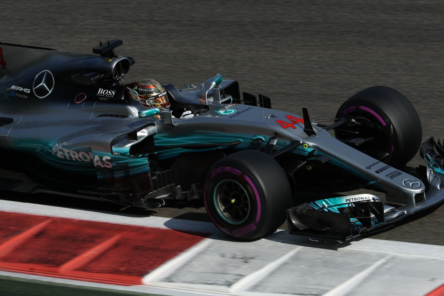 Hamilton happy, Bottas zoekt nog wat tijd