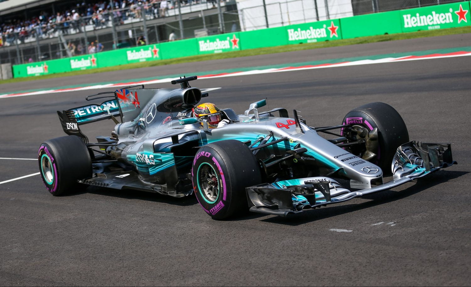 Mercedes ziet laatste races 2017 als eerste GPs 2018