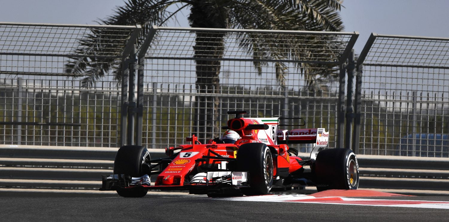 Vettel het snelst op tweede dag bandentest Abu Dhabi