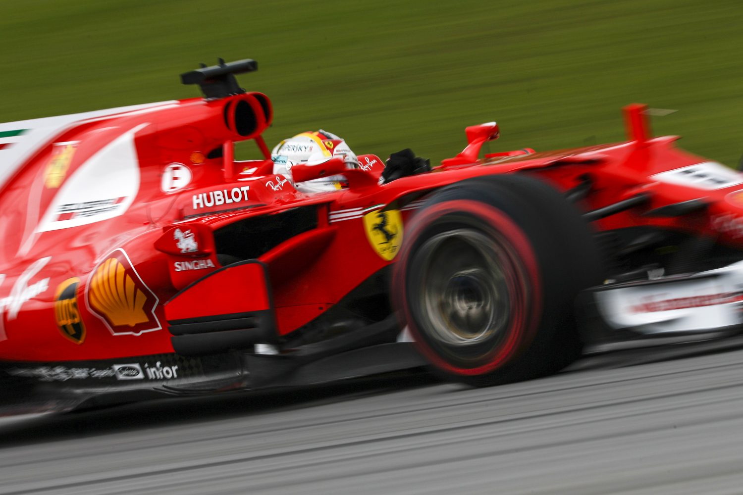 Vettel: ‘Liet het in de eerste bocht liggen’