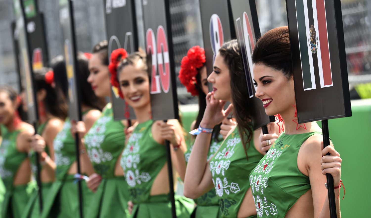 Na de speaker en het logo volgt nu het nekschot voor de grid girls: what’s next Liberty?