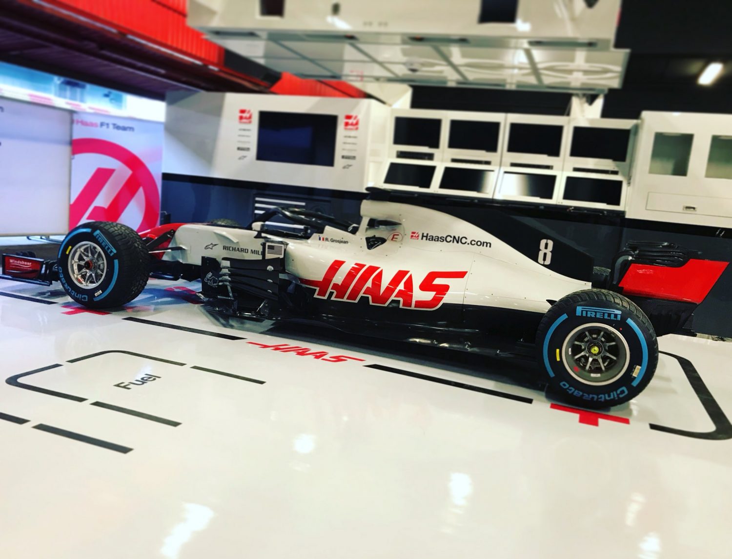 Haas showt de VF18 nu ook in het echt