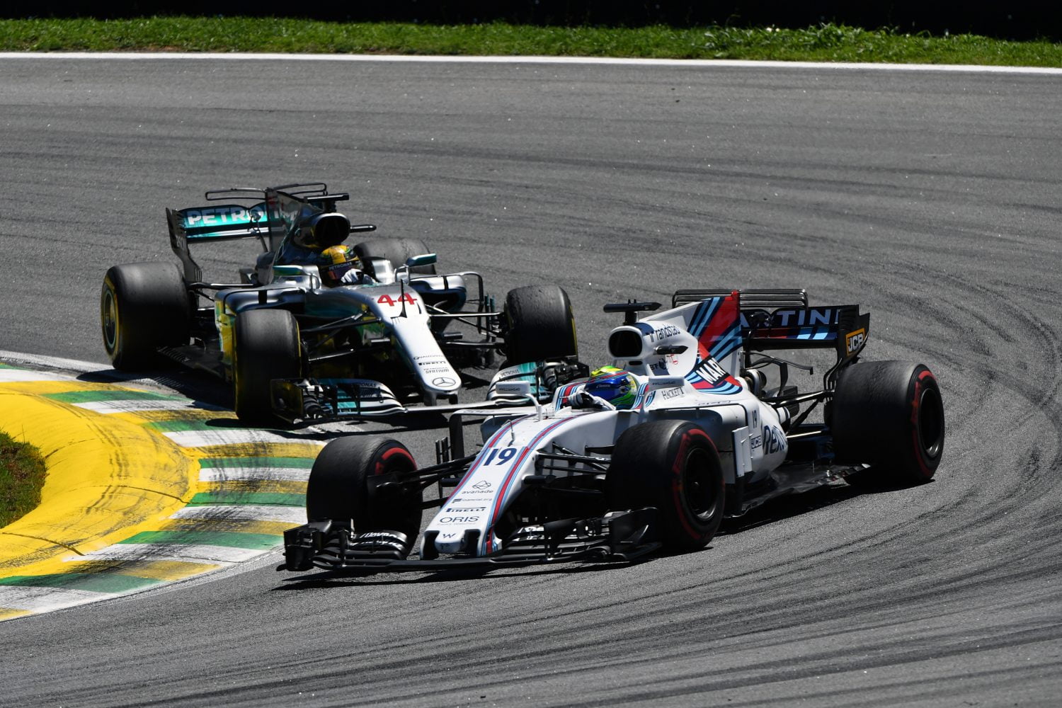 Wolff: ‘Aanscherpen regels klantenmotoren geen actie tegen Mercedes’