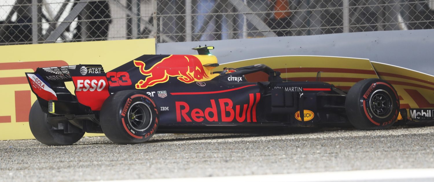 Verstappen crasht in eerste deel kwalificatie