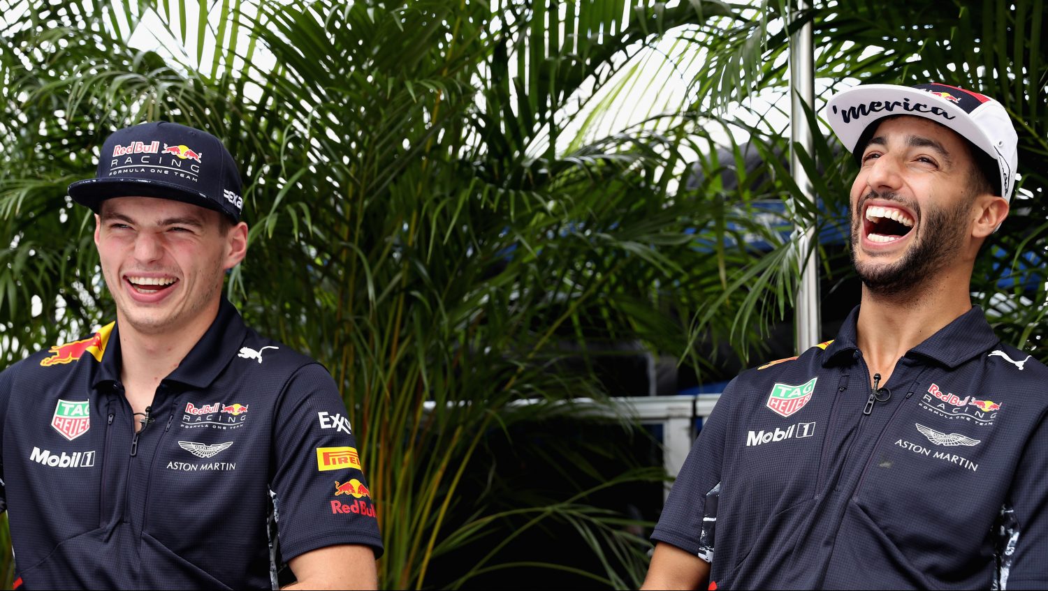 Video: Lachen, gieren, brullen op de bank met Verstappen en Ricciardo