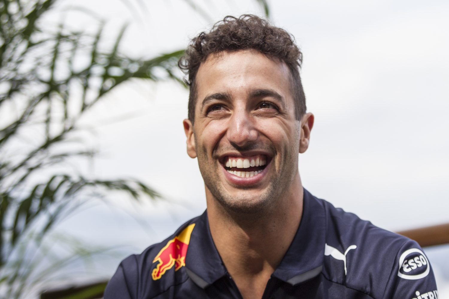 Ricciardo: ‘Ferrari en Mercedes proberen de druk bij ons te leggen’