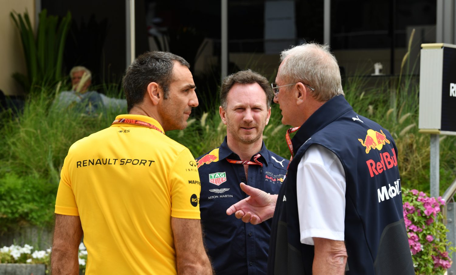 Renault en Red Bull ruziën verder over motordeadline: ‘Wacht te lang, en ons voorstel vervalt’
