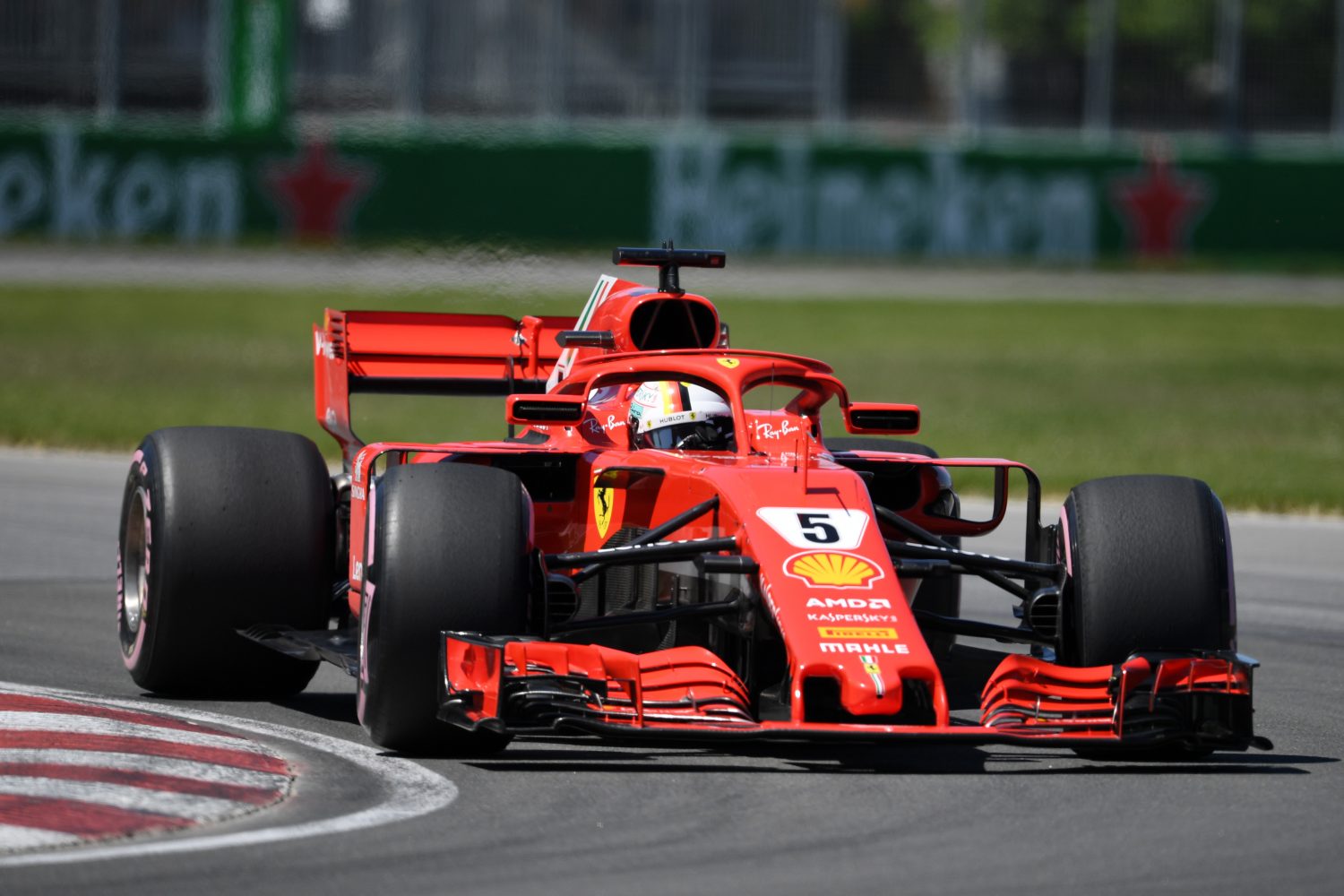 Kwalificatie: Vettel pakt poleposition na spannende strijd