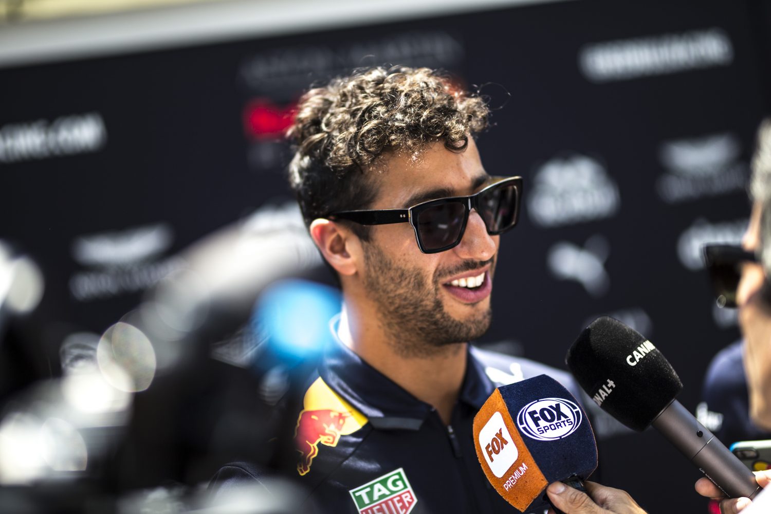 Ricciardo weet het nog niet met Honda en Red Bull: ‘Er is veel om af te wegen’