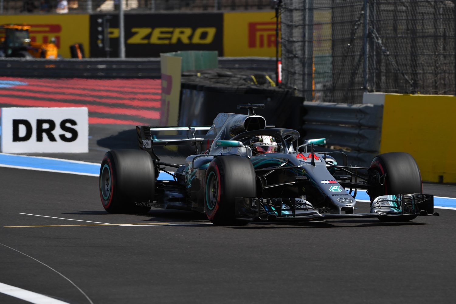 VT2: Hamilton houdt P1 vast, Verstappen naar de derde plek