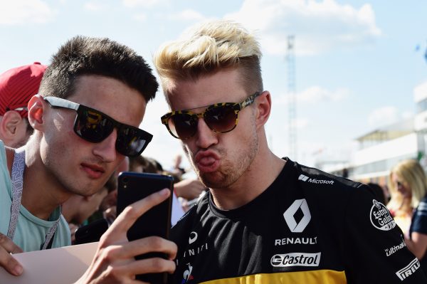 Nico Hulkenberg selfie