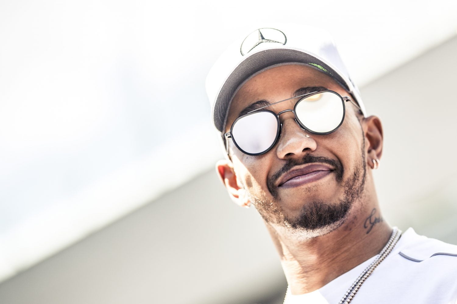 Hamilton blijft tot en met eind 2020 bij Mercedes