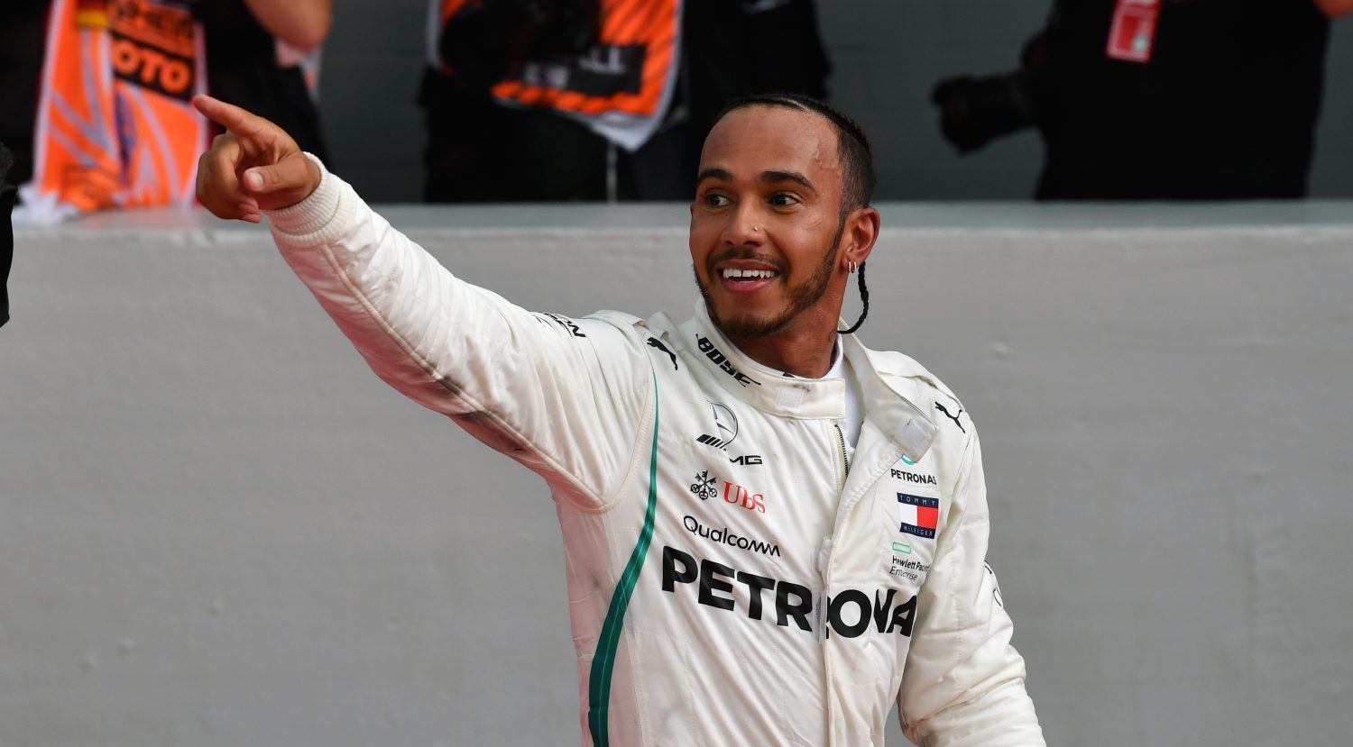 Hamilton mag overwinning houden na onderzoek naar incident bij ingang pitstraat
