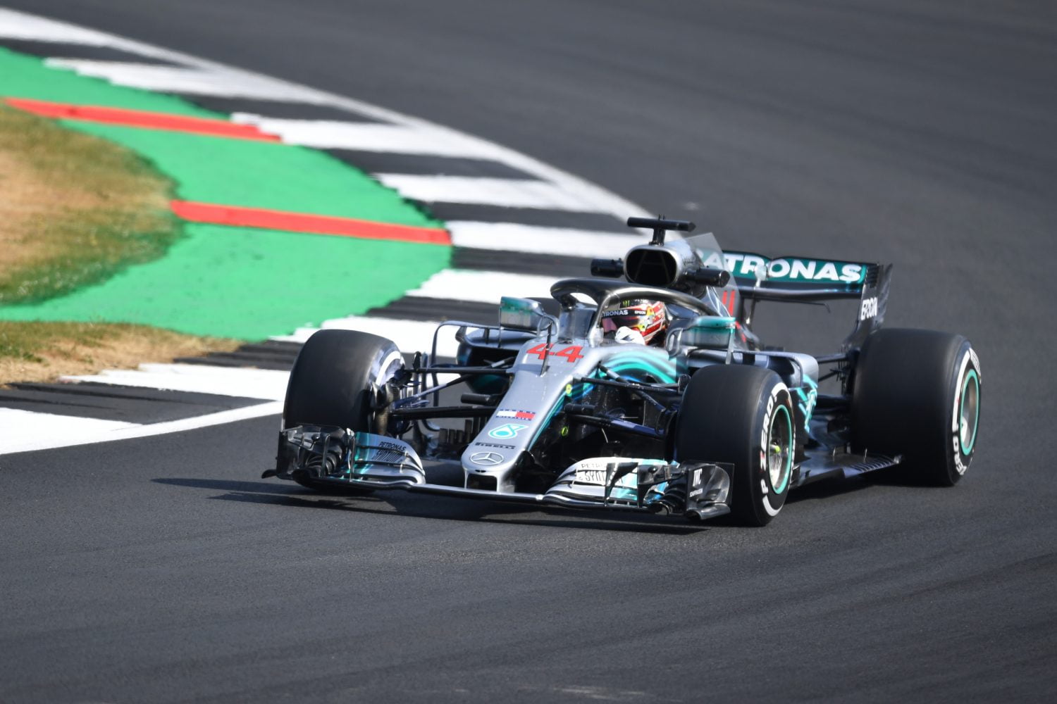 VT1: Hamilton snelste, Verstappen valt stil