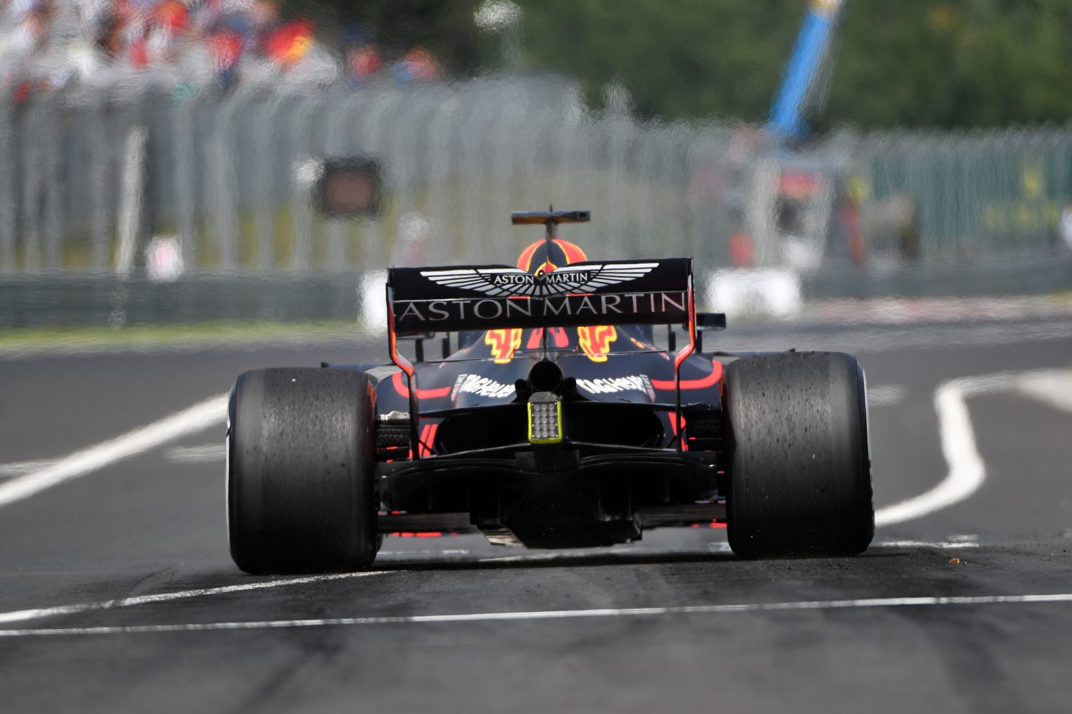 VT1: Ricciardo blijft Vettel en Verstappen nipt voor
