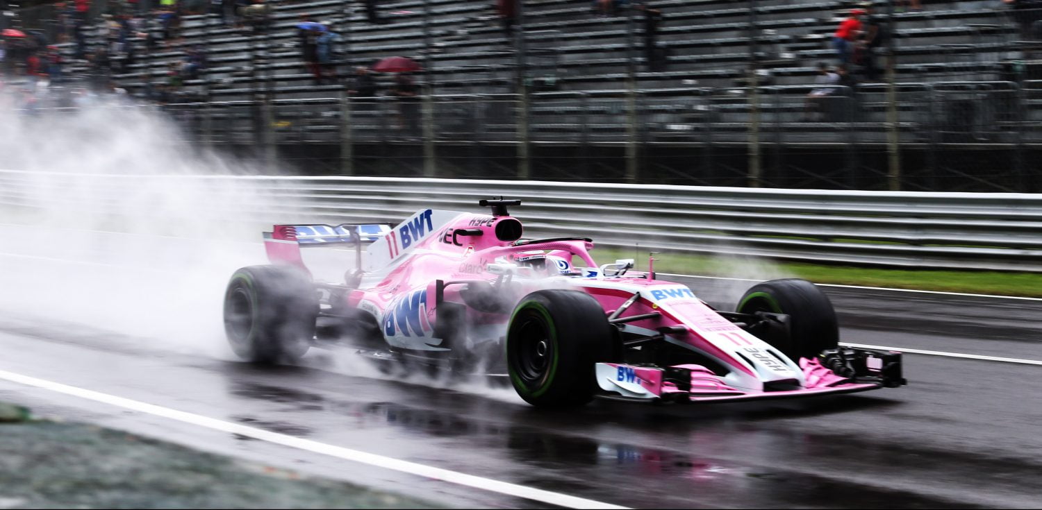 VT1: Pérez de snelste in natte sessie, Verstappen zevende