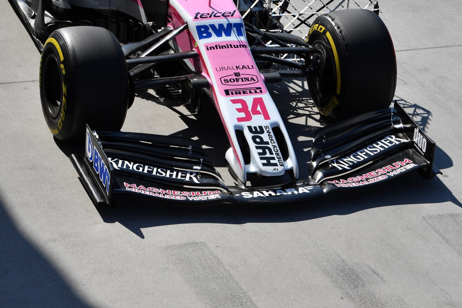 Teams testen 2019-onderdelen tijdens testsessies Hungaroring