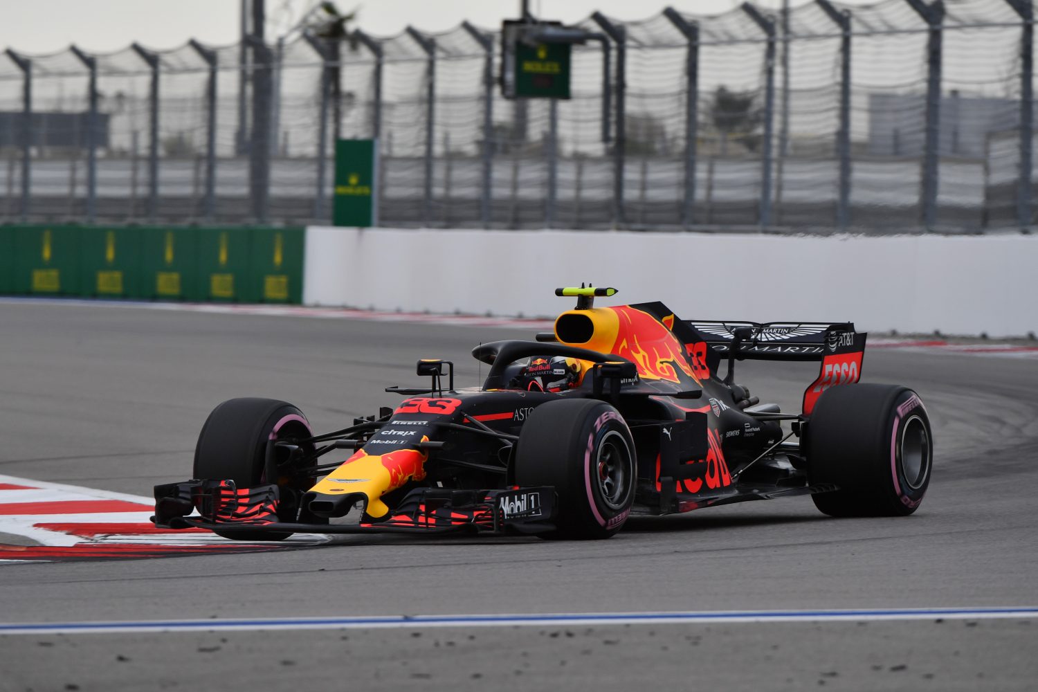 Video: rondje Sochi Autodrom met Giedo van der Garde